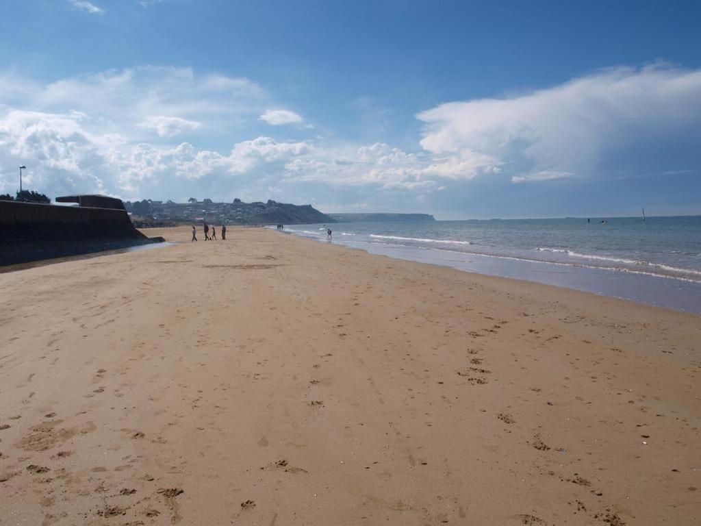 Appartement F1 mansardé à 100m de la plage, proche de Arromanches et des plages du Débarquement Saint-Côme-de-Fresné Exterior foto